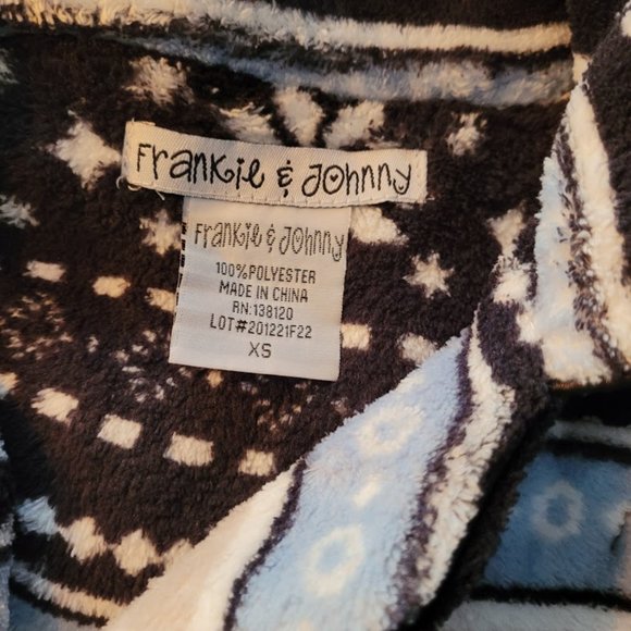 Women's Button Down 2-Piece Fleece Pajama Set - Picture 7 of 7